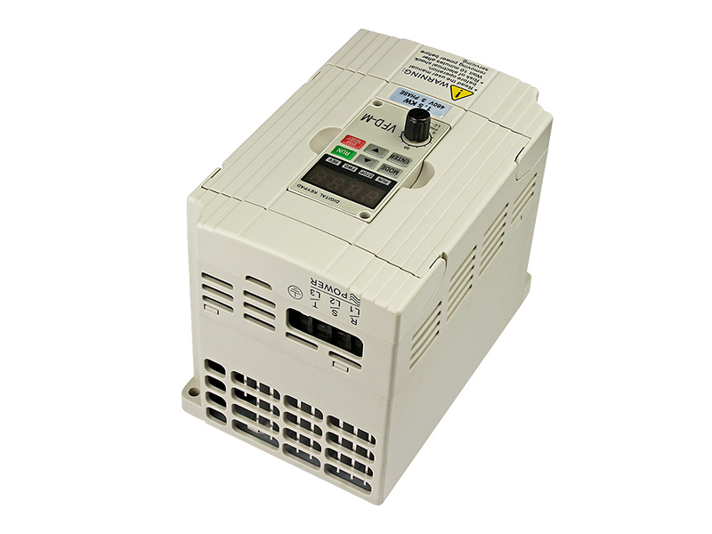 8000S通用變頻器，變頻調(diào)速器，變頻器廠家，電機(jī)變頻器，三相變頻器